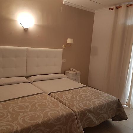 Hostal Centro Toledo Bagian luar foto