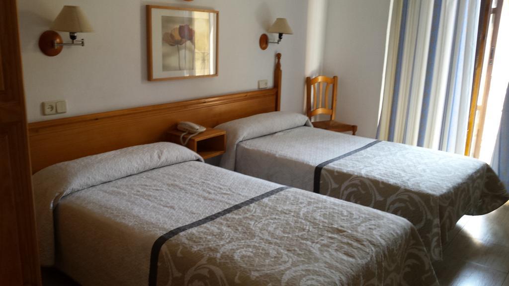 Hostal Centro Toledo Bagian luar foto