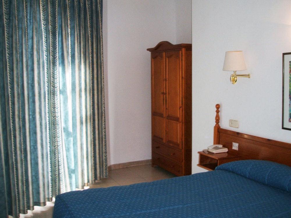 Hostal Centro Toledo Bagian luar foto