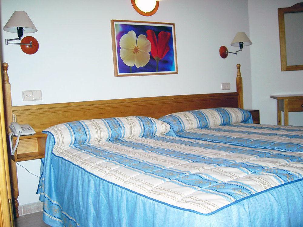 Hostal Centro Toledo Bagian luar foto