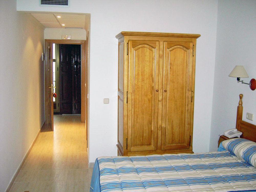 Hostal Centro Toledo Bagian luar foto