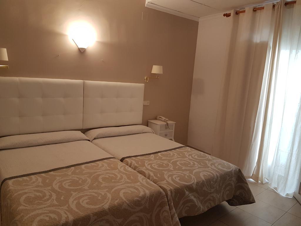 Hostal Centro Toledo Bagian luar foto