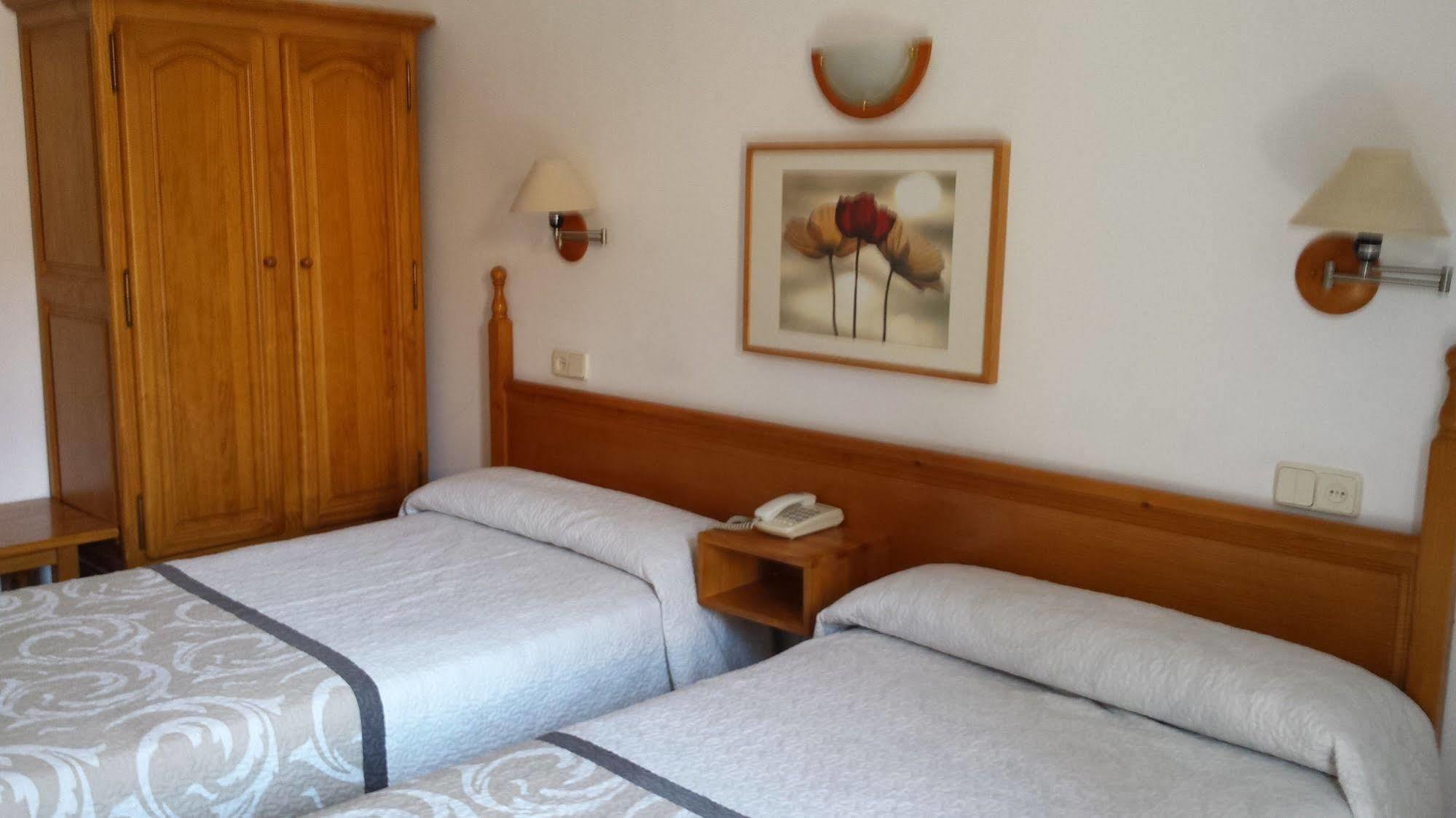 Hostal Centro Toledo Bagian luar foto