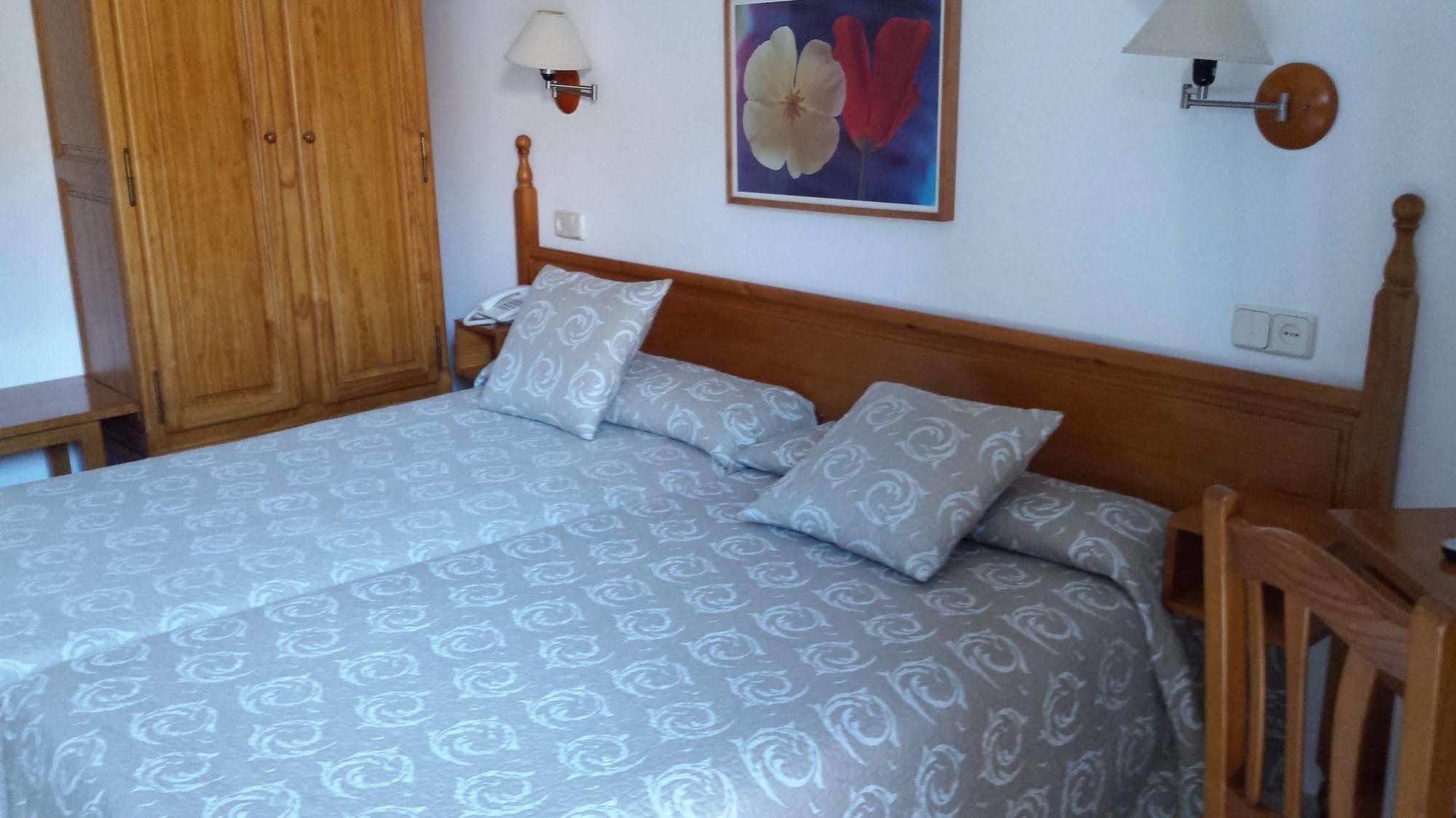 Hostal Centro Toledo Bagian luar foto
